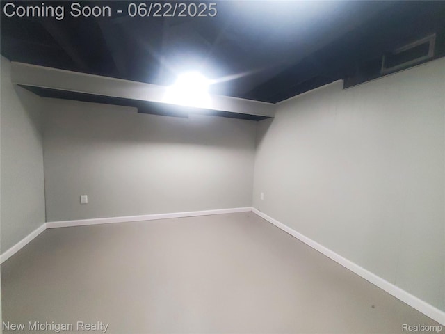 22221 Marlow St, Oak Park, MI 48237 - finished below grade area with baseboards