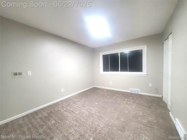 22221 Marlow St, Oak Park, MI 48237 - carpeted empty room featuring baseboards