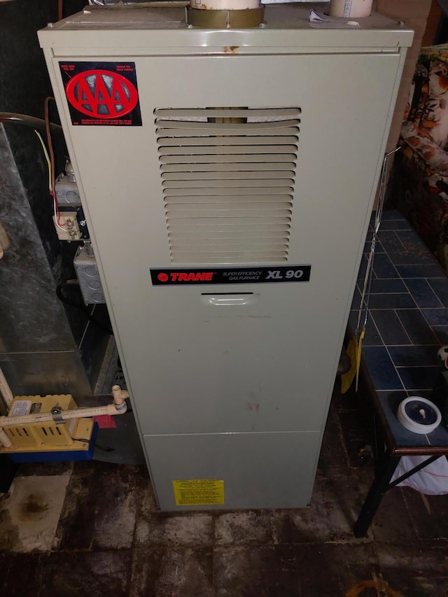 420 N 14th St, Niles, MI 49120 - utilities featuring heating unit