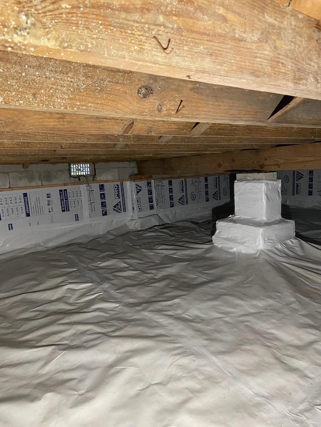 2637 Pittsfield Blvd, Ann Arbor, MI 48104 - inside crawl space