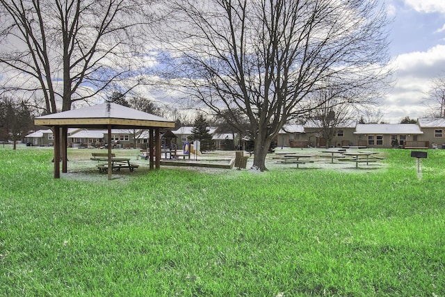 2637 Pittsfield Blvd, Ann Arbor, MI 48104 - view of property's community with a gazebo and a yard
