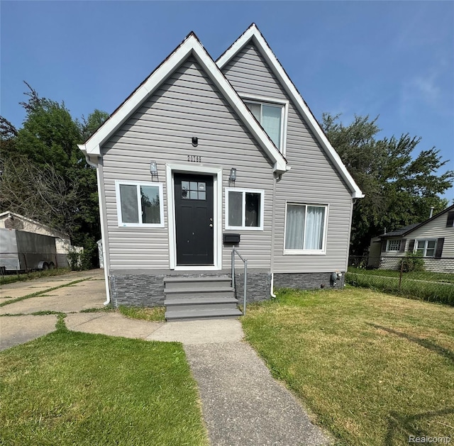 20789 Marie Ave, Warren, MI 48089 - bungalow-style house featuring entry steps