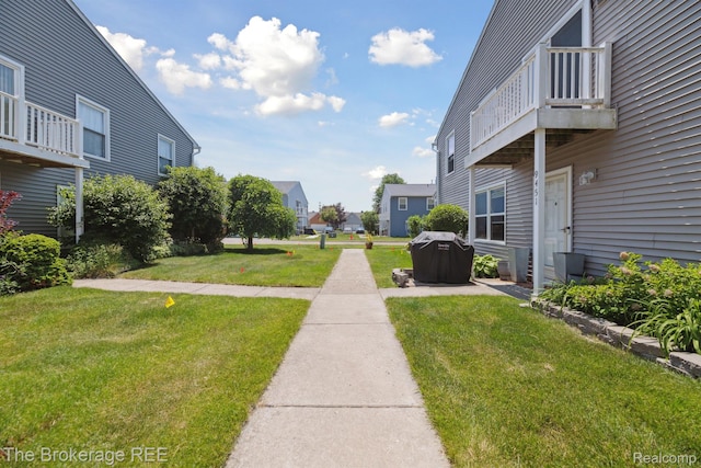 9451 Parkwood N, Davison, MI 48423 - view of community featuring a yard and a residential view