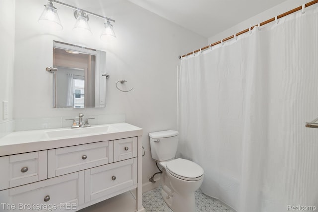 9451 Parkwood N, Davison, MI 48423 - bathroom with vanity and curtained shower