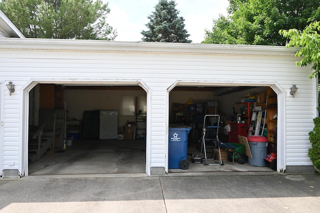 4105 Sawgrass Trl, Muskegon, MI 49442 - view of garage