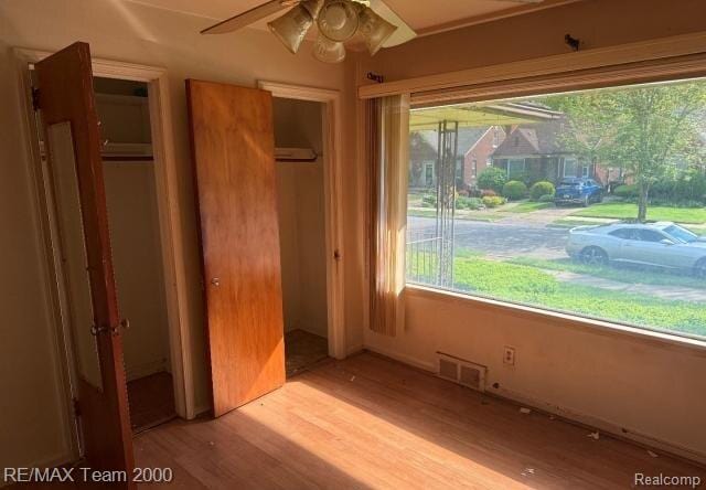 3929 Grayton St, Detroit, MI 48224 - unfurnished bedroom featuring light wood-type flooring