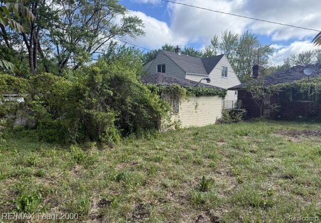 3929 Grayton St, Detroit, MI 48224 - view of yard