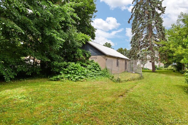 121 W Beecher St, Adrian, MI 49221 - photo 32