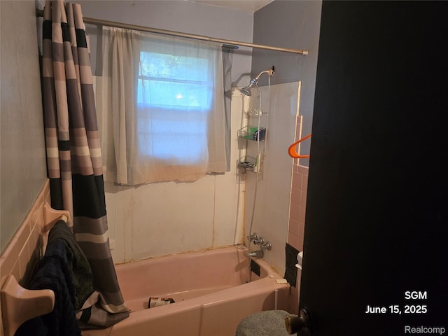 3145 Raywood St, Flint, MI 48504 - bathroom featuring shower / tub combo
