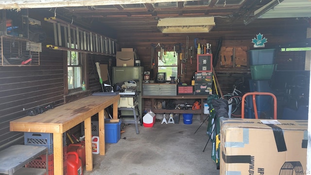 511 E Main St, Morenci, MI 49256 - garage with a workshop area