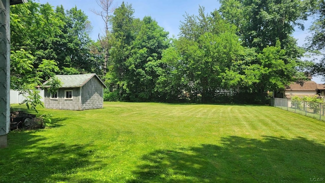 511 E Main St, Morenci, MI 49256 - view of yard featuring an outbuilding