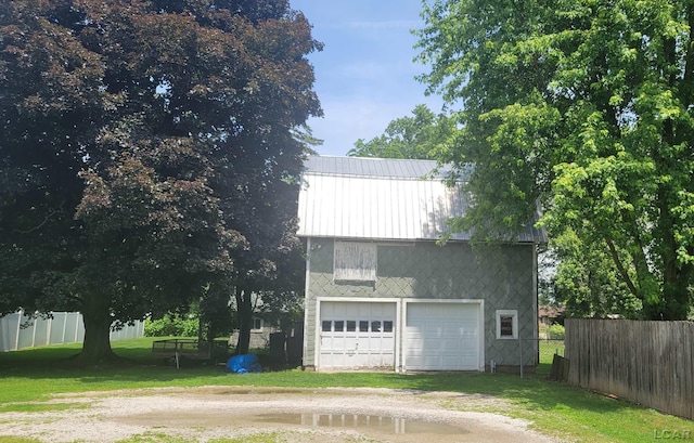 511 E Main St, Morenci, MI 49256 - garage with driveway