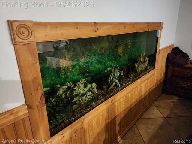 1693 Marion Ave, Lincoln Park, MI 48146 - detailed view of a wainscoted wall and wooden walls