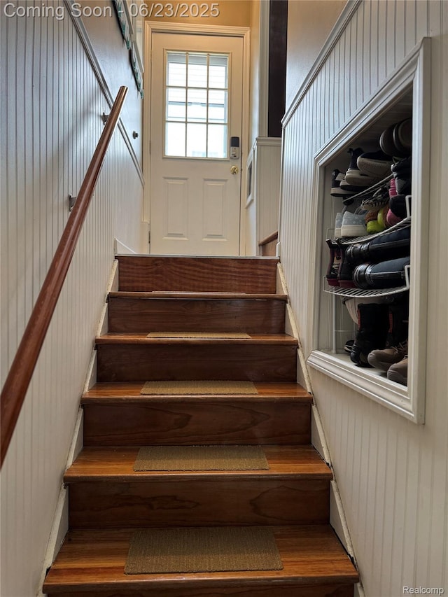 4235 Bacon Ave, Berkley, MI 48072 - view of stairway