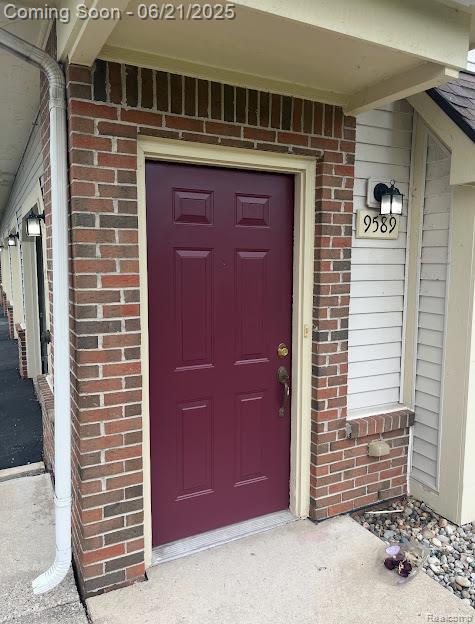 9589 Lakeside Dr, Ypsilanti, MI 48197 - photo 1