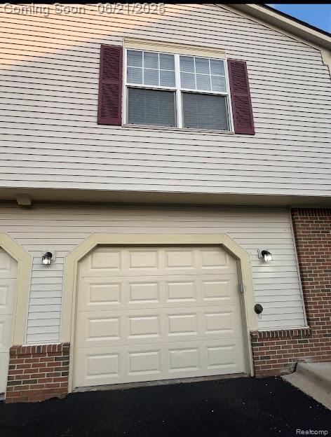 9589 Lakeside Dr, Ypsilanti, MI 48197 - photo 2