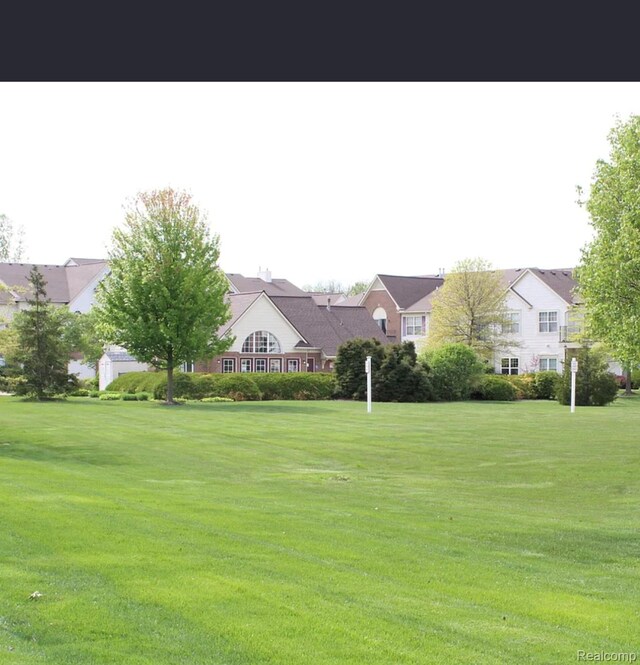 9589 Lakeside Dr, Ypsilanti, MI 48197 - photo 27