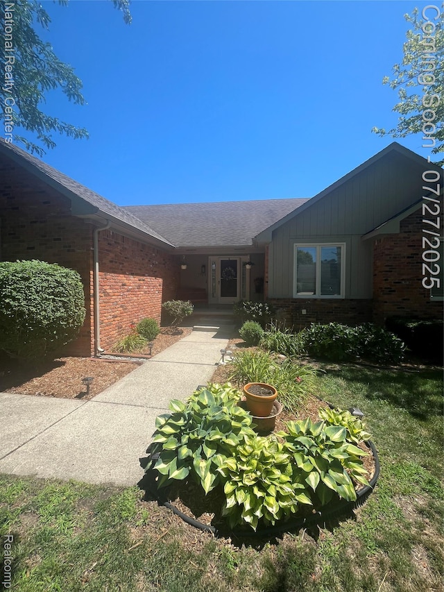 17610 Farmcrest Ln, Northville, MI 48168 - photo 3