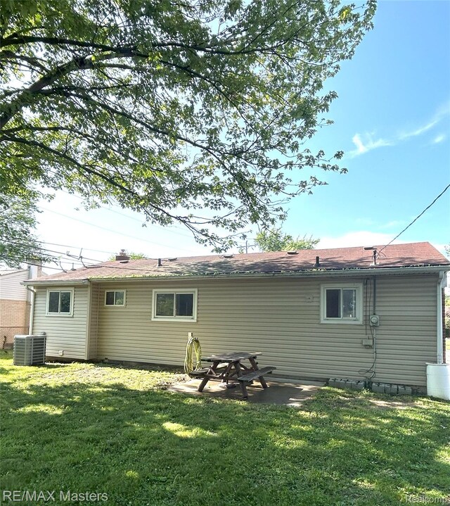 30431 Cherry Ave, Romulus, MI 48174 - photo 17