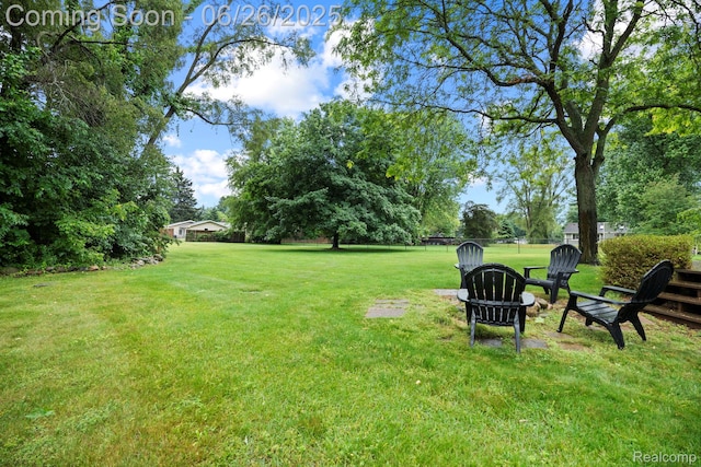 4386 Kelly Circle Dr, Commerce Twp, MI 48390 - view of grassy yard