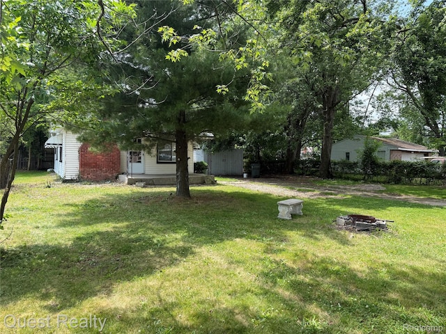21738 Evergreen St, Saint Clair Shores, MI 48082 - view of grassy yard