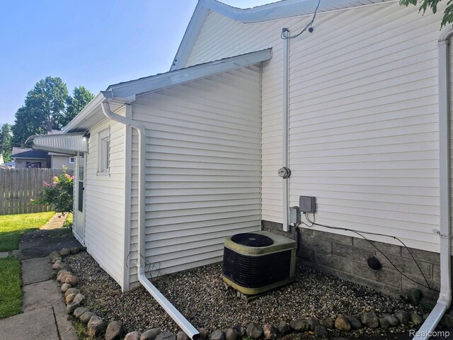 2311 S Jefferson St, Bay City, MI 48708 - photo 15