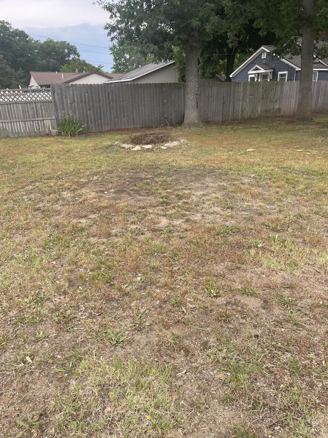 1111 S Quarterline Rd, Muskegon, MI 49442 - view of yard