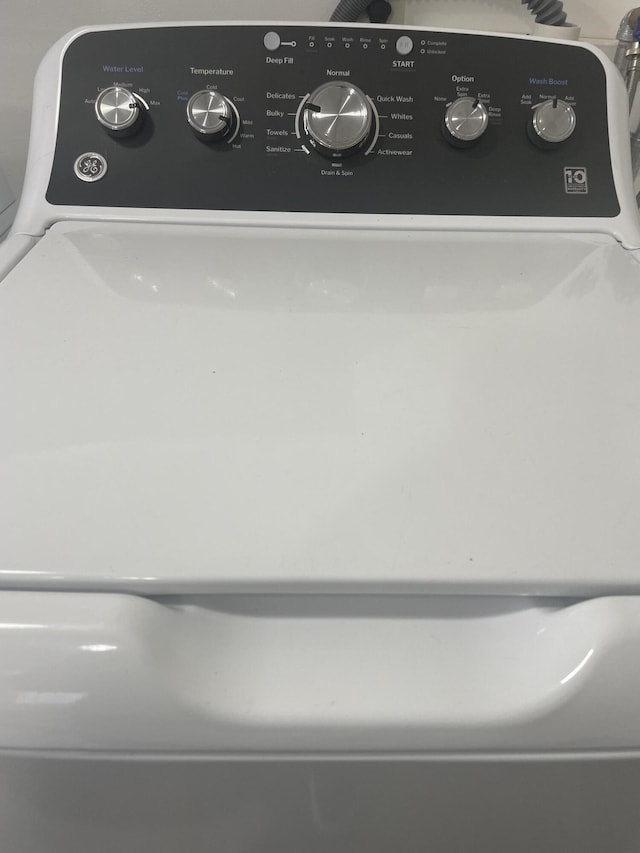 1111 S Quarterline Rd, Muskegon, MI 49442 - laundry view of washer / dryer