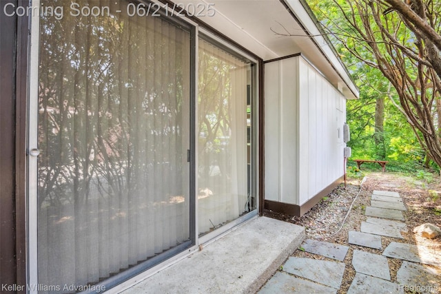 5959 Rosetta St, Dearborn Heights, MI 48127 - property entrance
