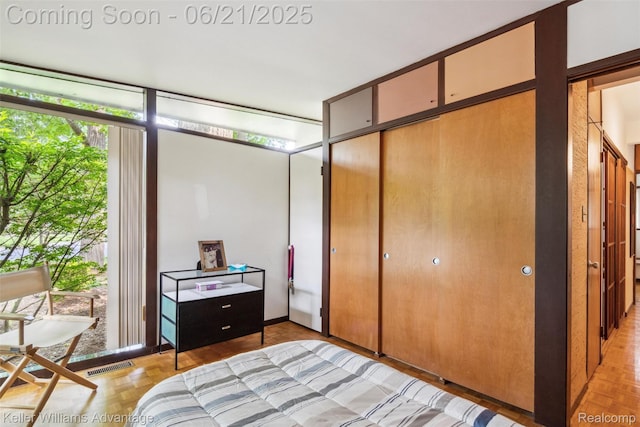 5959 Rosetta St, Dearborn Heights, MI 48127 - bedroom featuring multiple windows