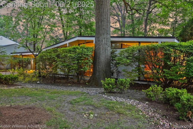 5959 Rosetta St, Dearborn Heights, MI 48127 - view of yard