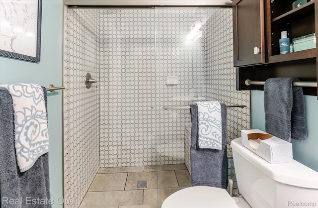 1106 Kings Cove Dr Unit 355, Rochester, MI 48306 - full bath featuring a shower and tile patterned floors