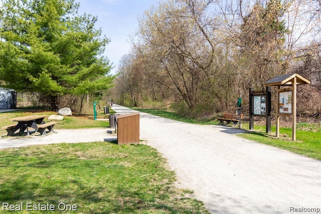 1106 Kings Cove Dr Unit 355, Rochester, MI 48306 - view of road