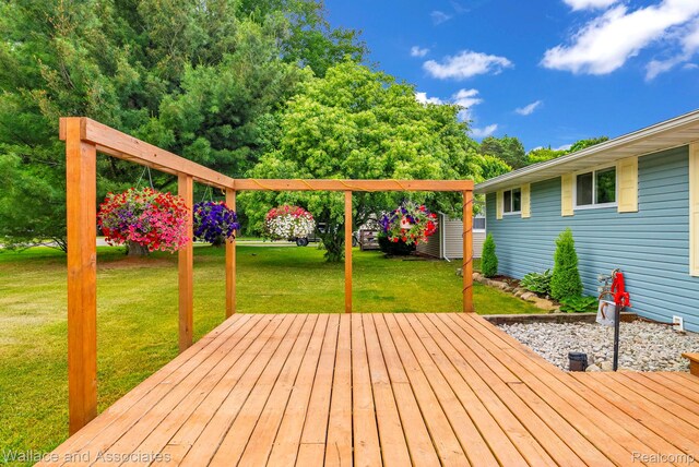 6761 Mels Dr, Ruby, MI 48049 - wooden terrace with a lawn