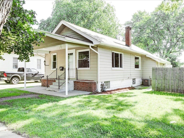 1918 16th St, Port Huron, MI 48060 - view of front of house with a chimney