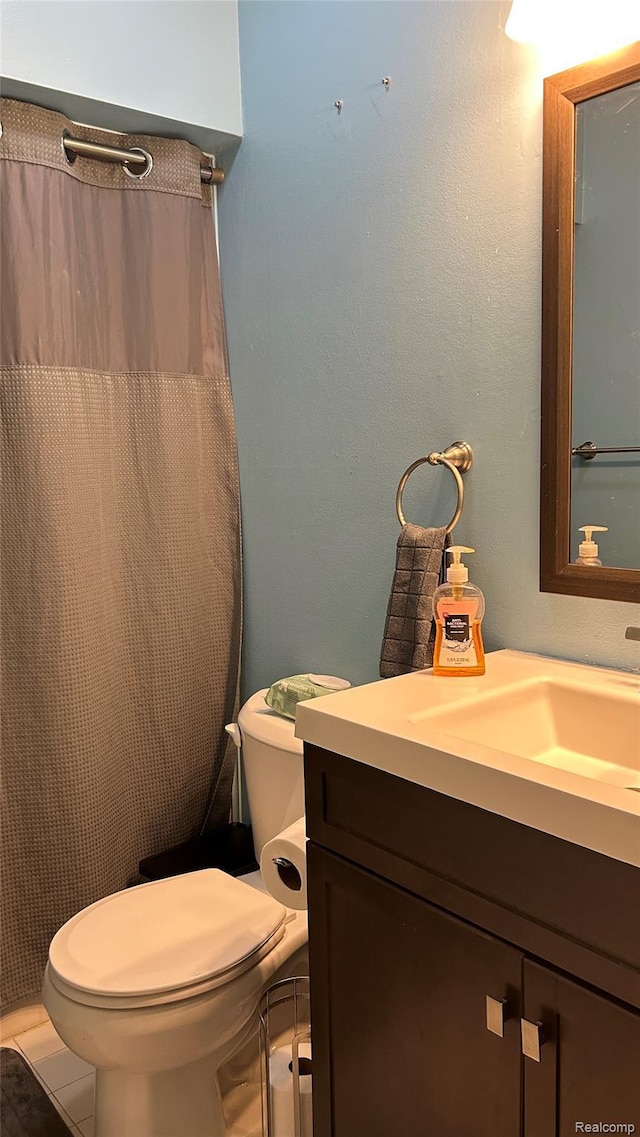 36014 Chapel Ct, Clinton Township, MI 48035 - full bathroom featuring vanity and curtained shower