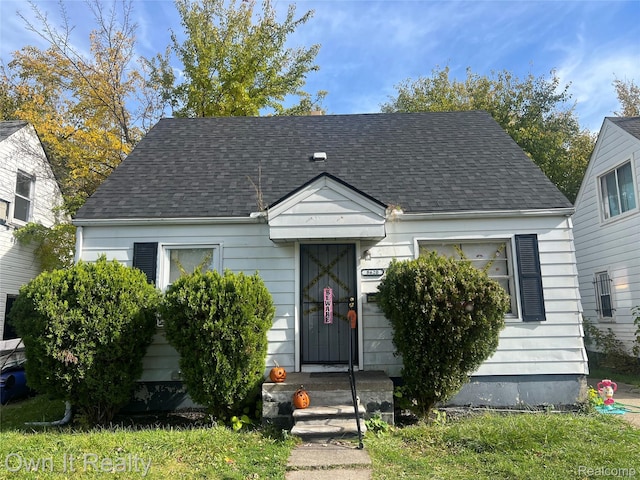 8620 Fielding St, Detroit, MI 48228 - view of front of house featuring a shingled roof