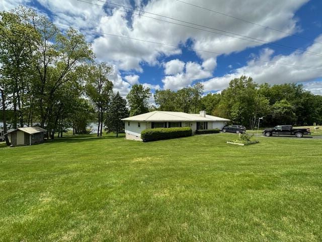 395 Hyannis Hills Dr, Tekonsha, MI 49092 - view of grassy yard