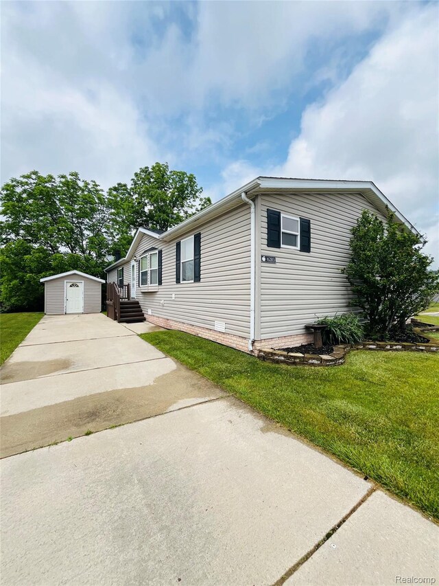 6283 Leigh Ct, Fenton, MI 48430 - photo 1