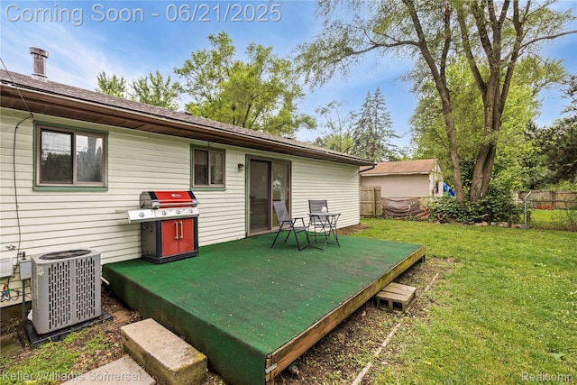 3123 W Utica Rd, Shelby Twp, MI 48317 - view of yard with a wooden deck