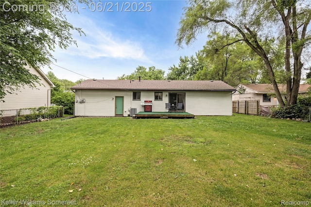 3123 W Utica Rd, Shelby Twp, MI 48317 - rear view of property featuring a deck