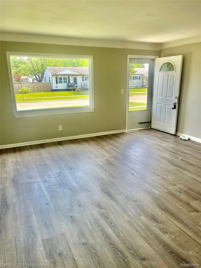14463 Leonard Ave, Warren, MI 48089 - foyer featuring wood finished floors