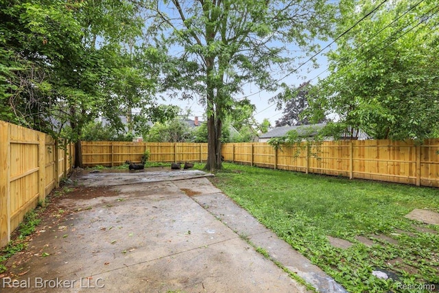 15873 Kentfield St, Dearborn, MI 48223 - fenced backyard featuring a patio area