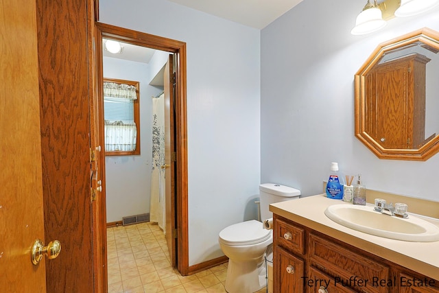4651 Remembrance Rd NW, Grand Rapids, MI 49534 - full bath with vanity and curtained shower