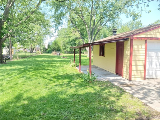 11132 Cape Cod St, Taylor, MI 48180 - view of yard featuring a garage