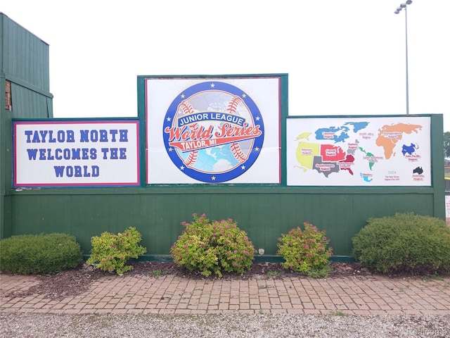 11132 Cape Cod St, Taylor, MI 48180 - exterior view