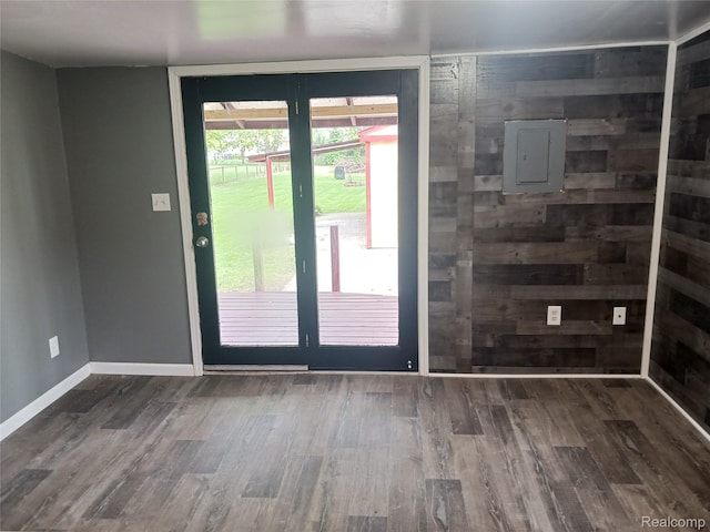 11132 Cape Cod St, Taylor, MI 48180 - entryway with electric panel and wood finished floors