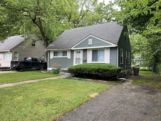 470 Fildew Ave, Pontiac, MI 48341 - view of front of home with roof with shingles