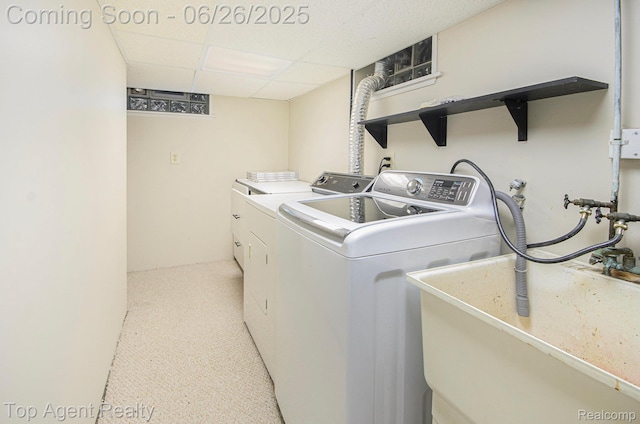525 Marlin Ave, Royal Oak, MI 48067 - washroom with washing machine and clothes dryer