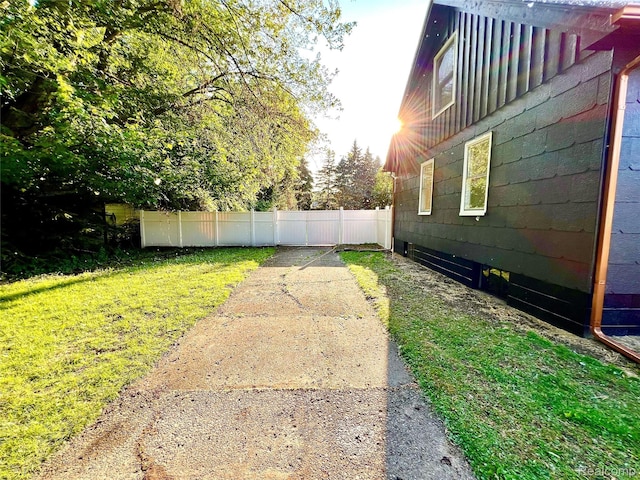 23657 Hill Ave, Warren, MI 48091 - view of yard